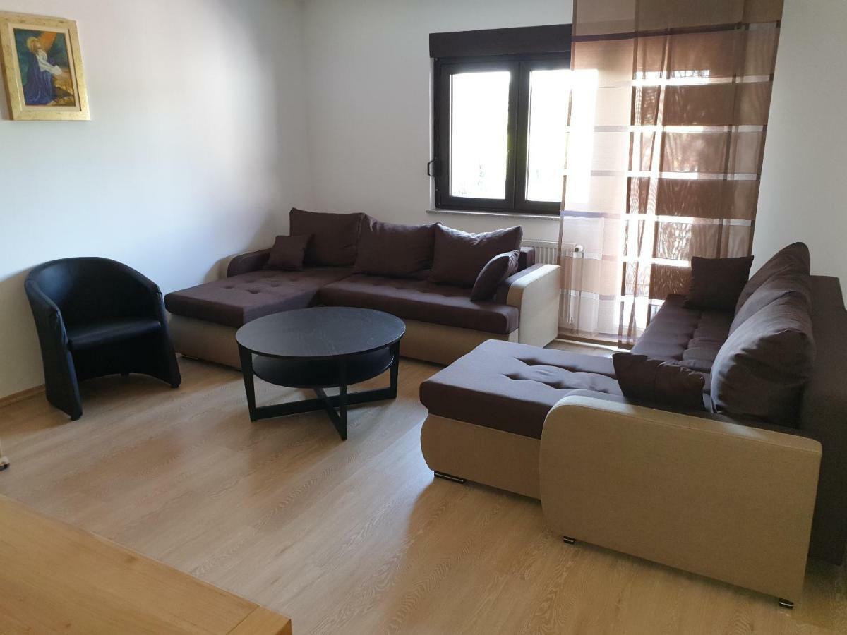 Apartman Max 2 Biskupec Zelinski ภายนอก รูปภาพ